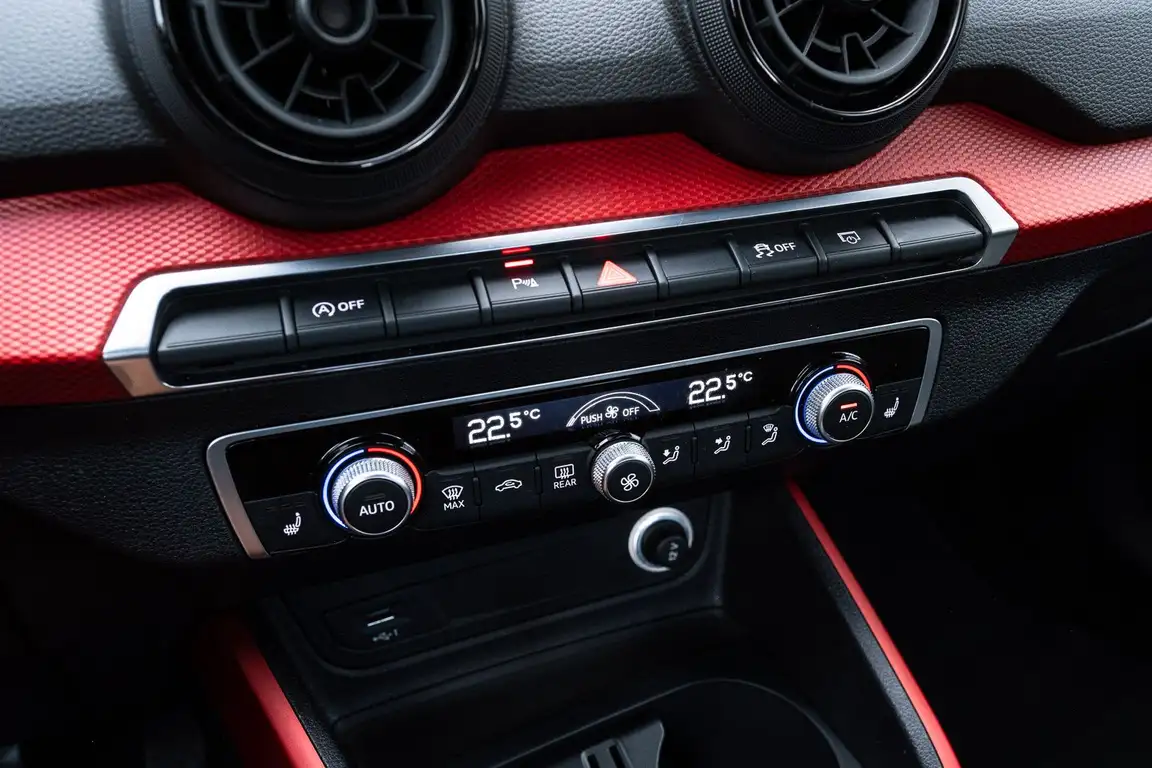 AUDI Q2