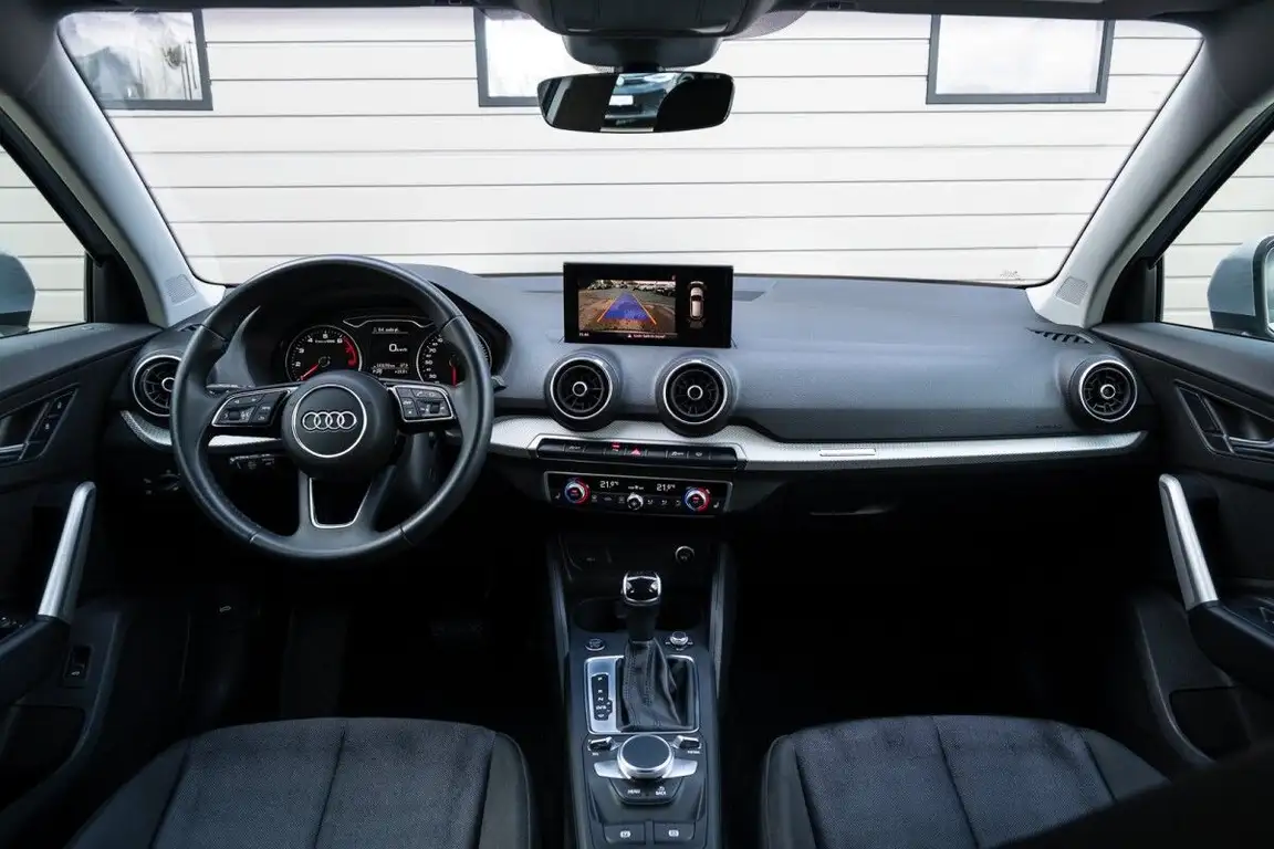 AUDI Q2