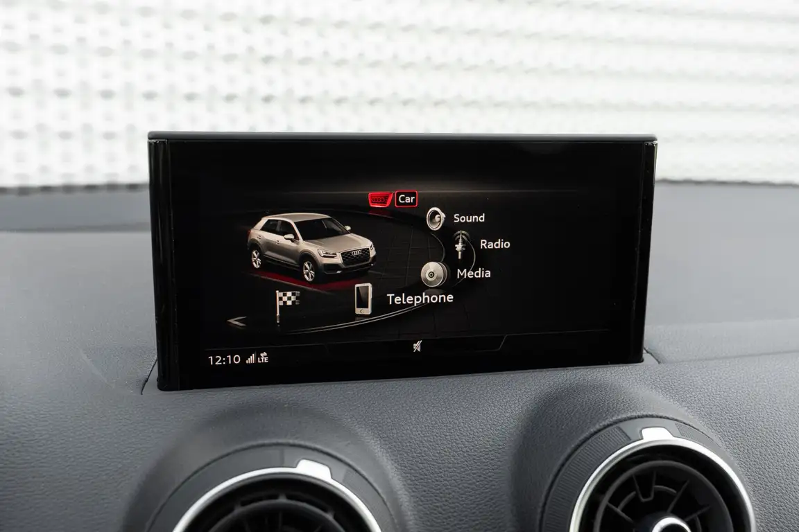 AUDI Q2
