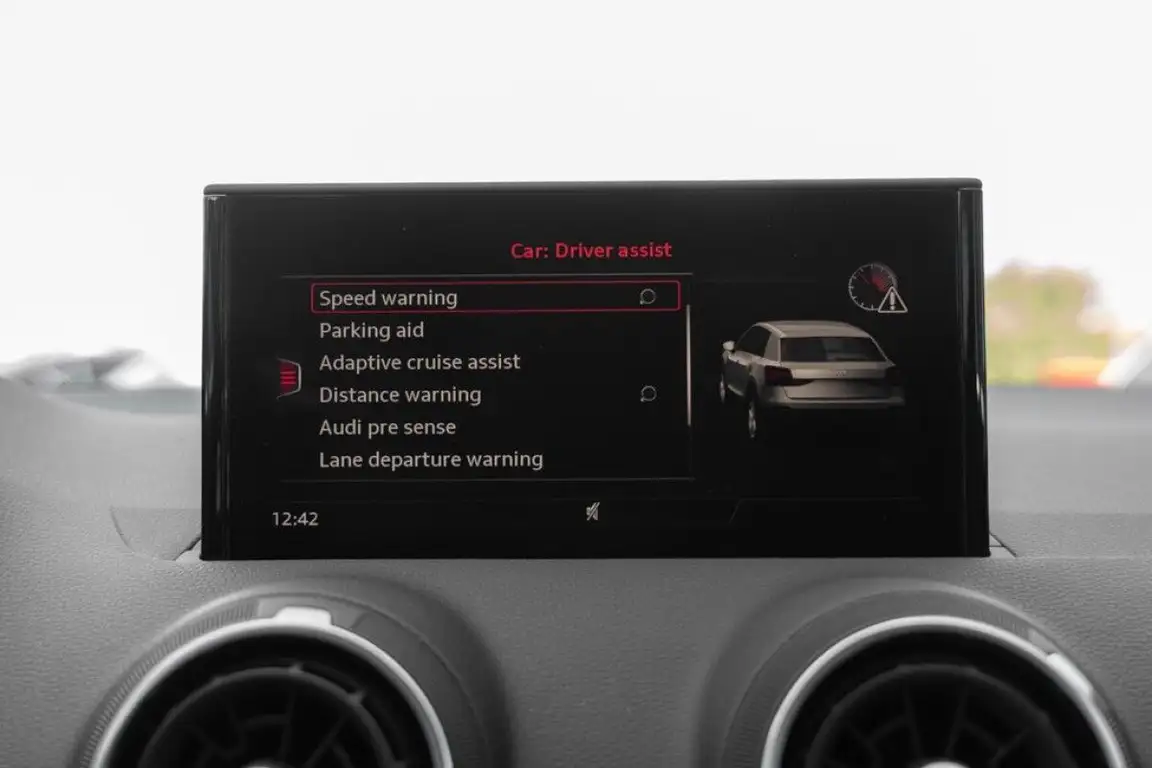 AUDI Q2