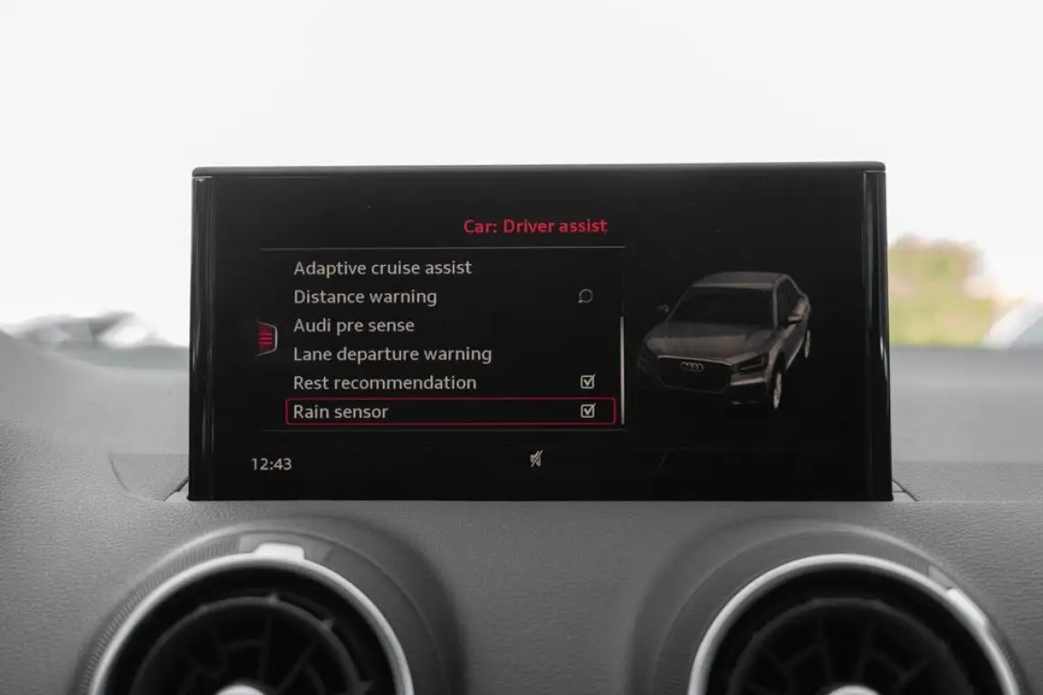 AUDI Q2