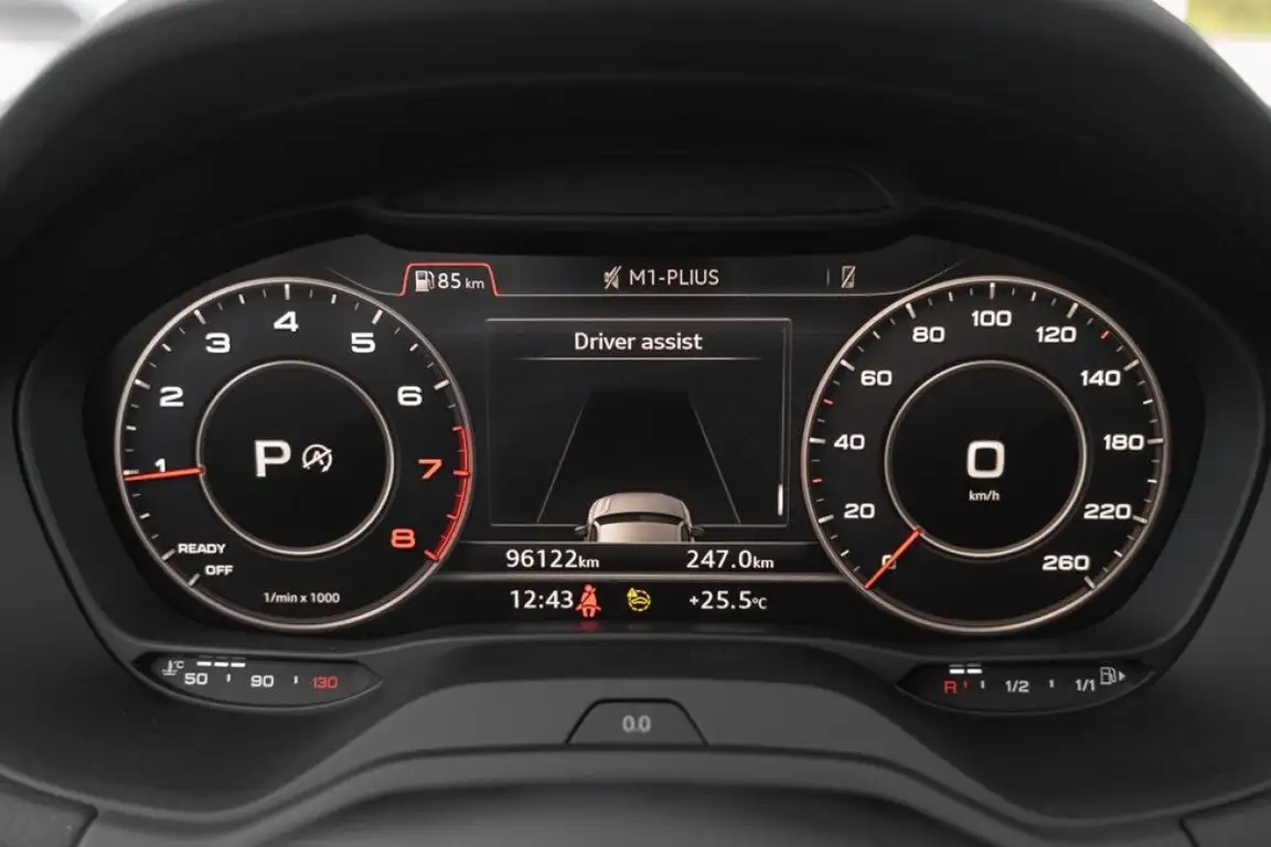 AUDI Q2