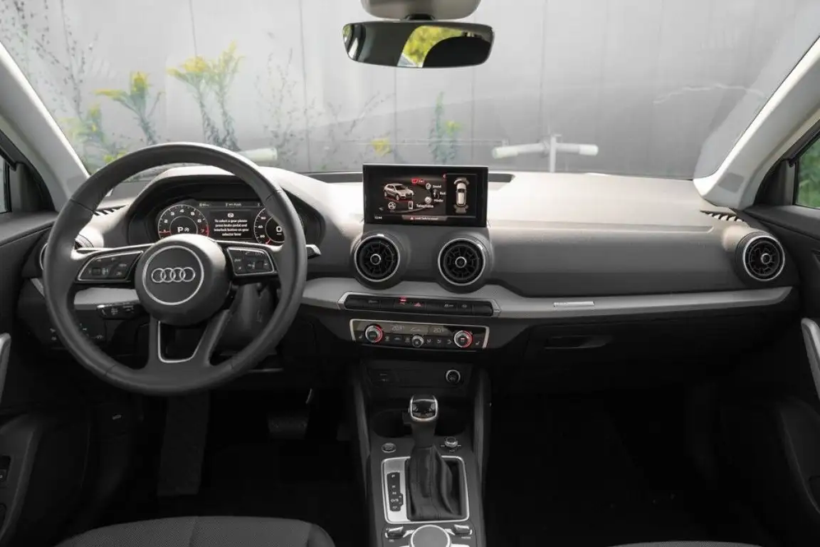 AUDI Q2