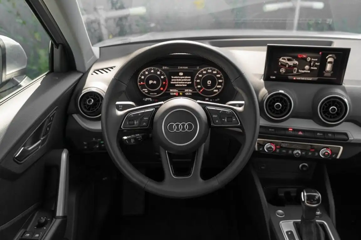 AUDI Q2