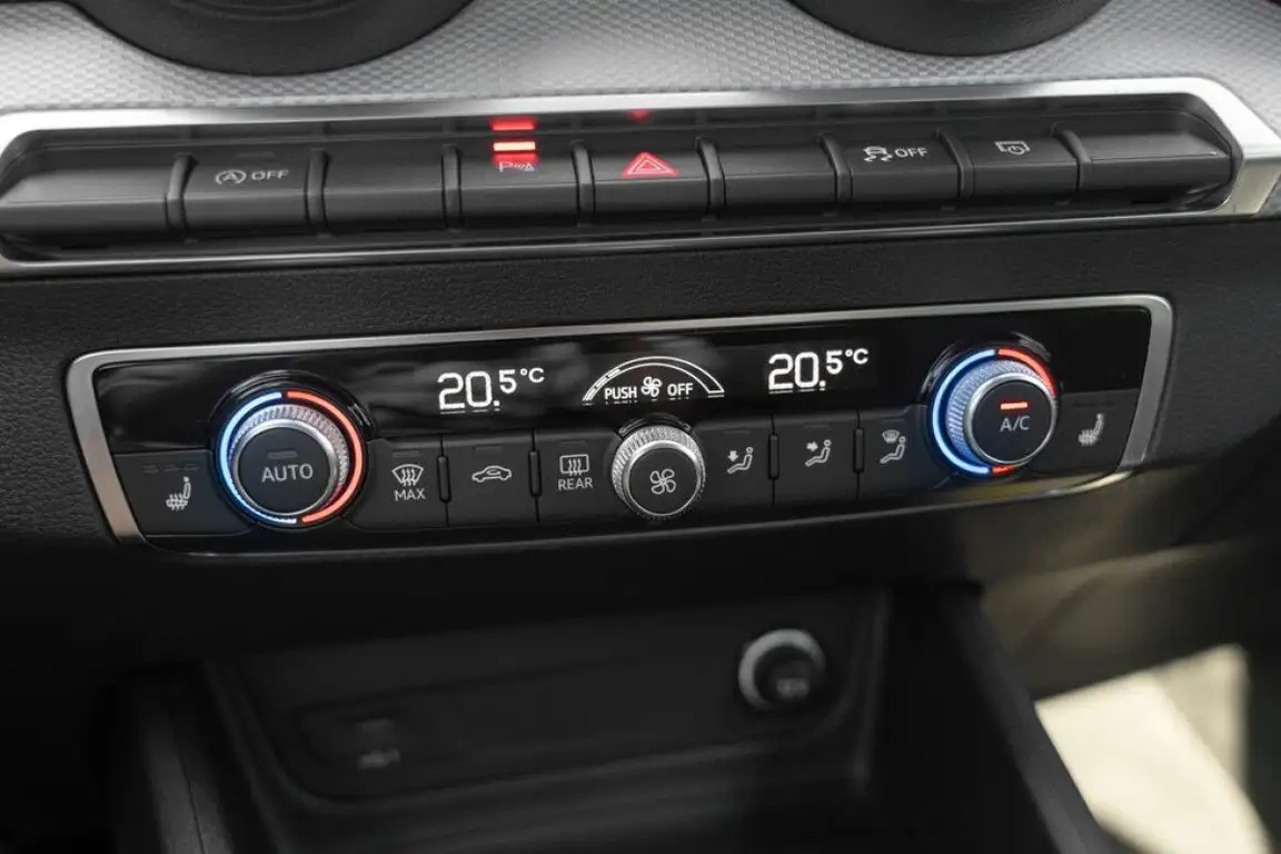 AUDI Q2