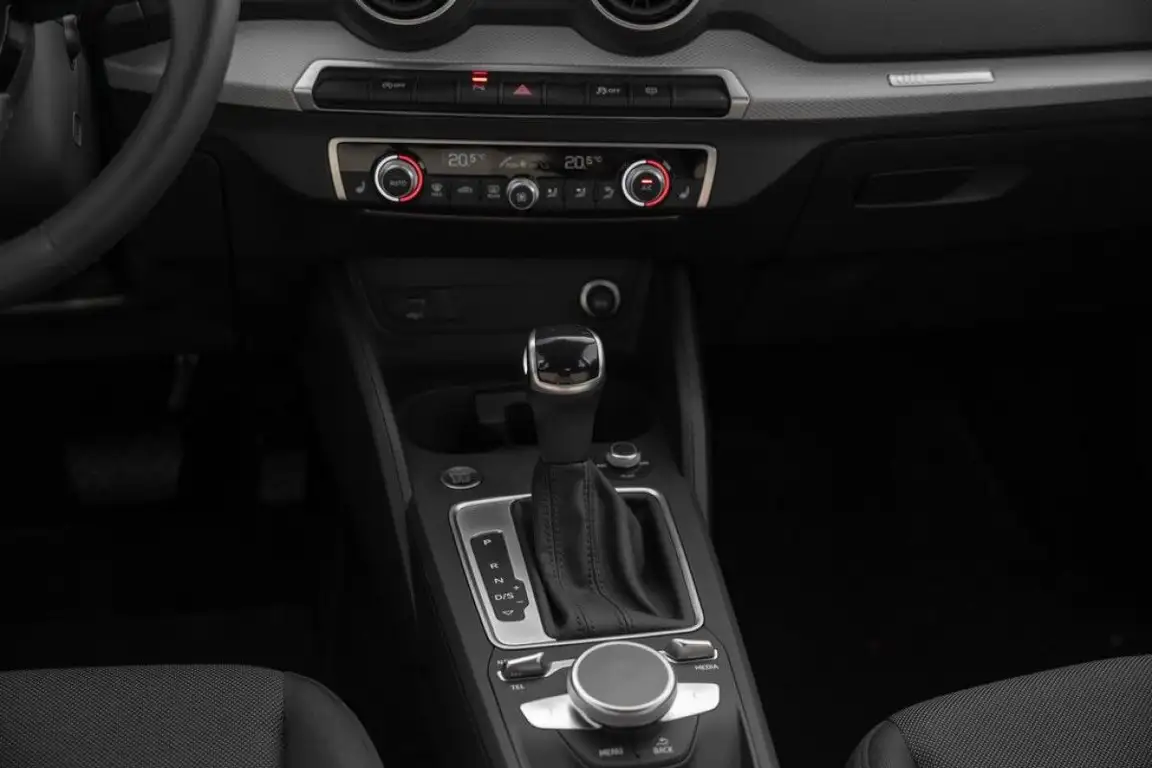 AUDI Q2