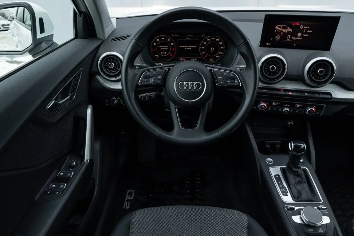 AUDI Q2