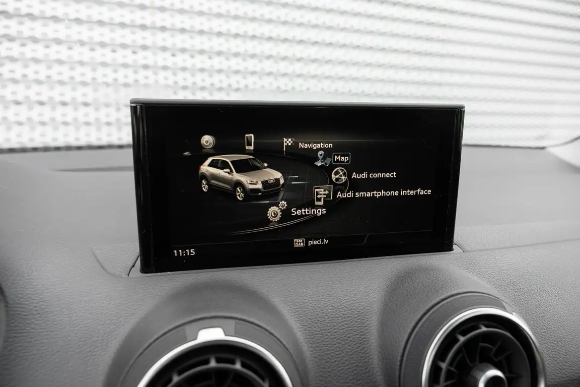 AUDI Q2
