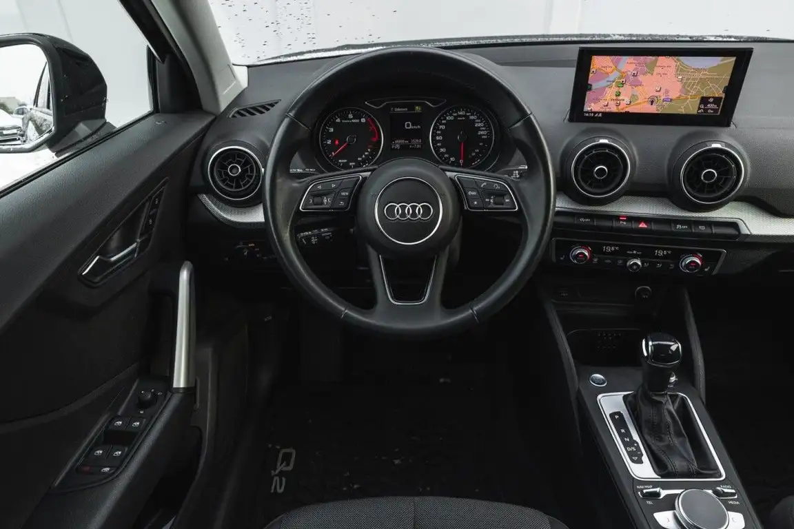 AUDI Q2