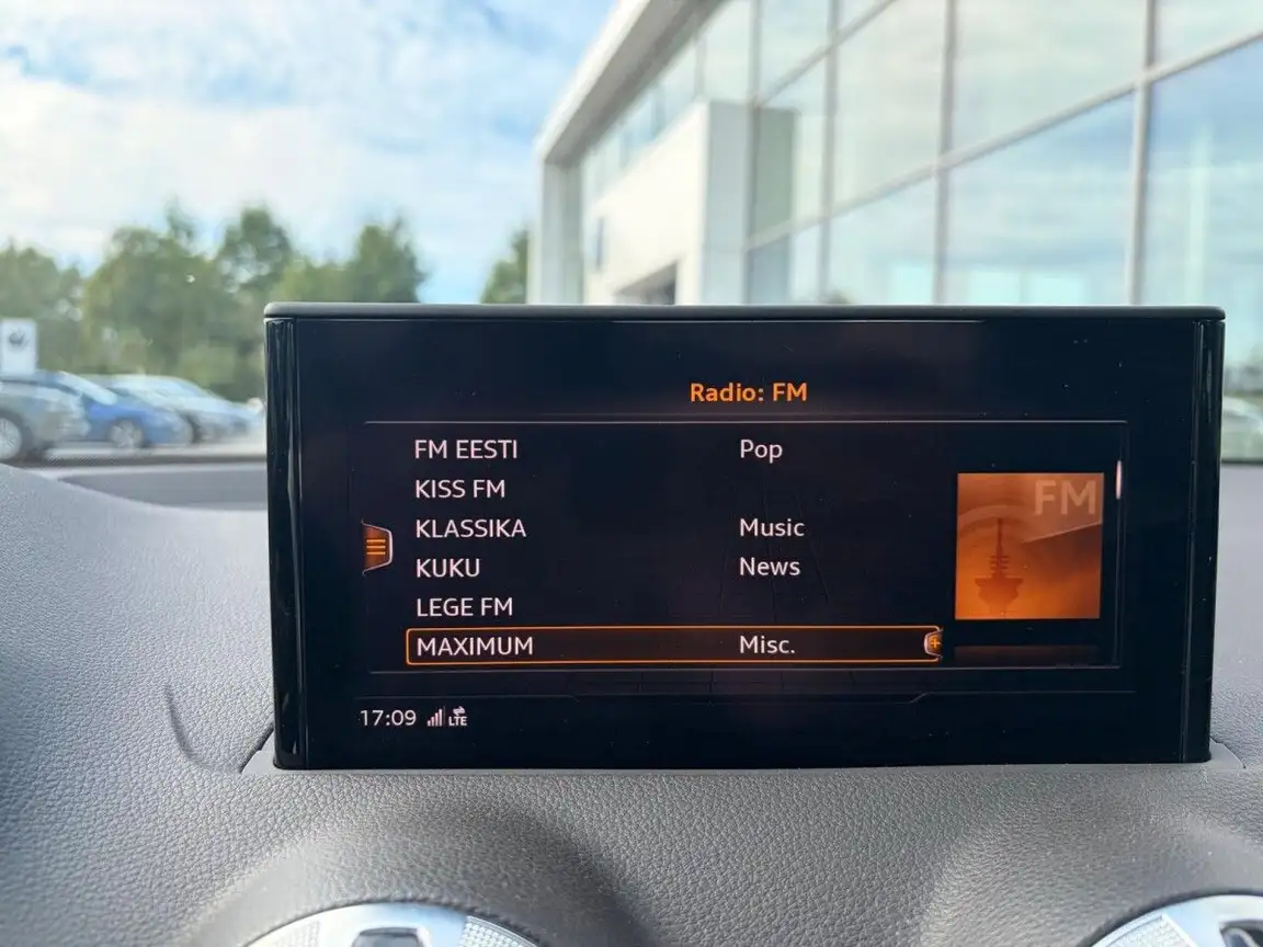 AUDI Q2