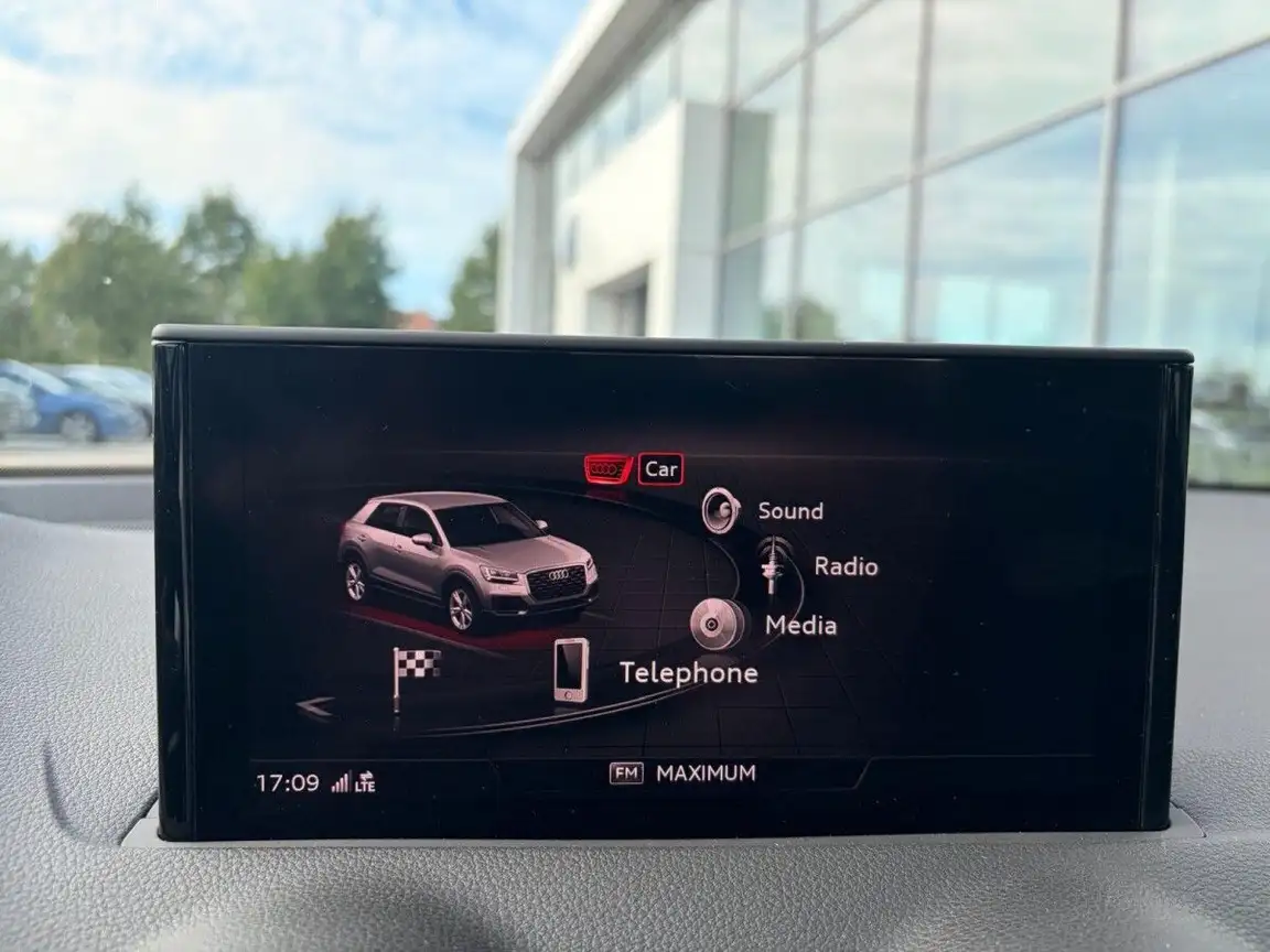 AUDI Q2