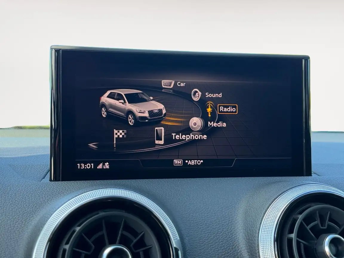 AUDI Q2