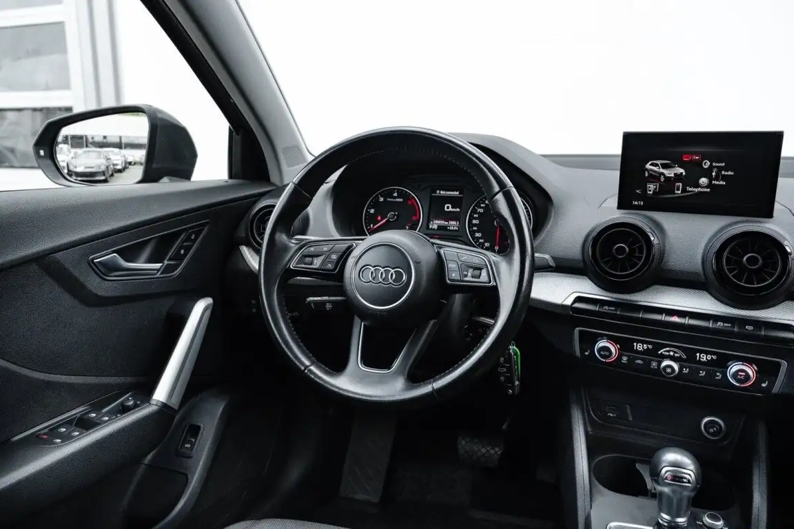 AUDI Q2