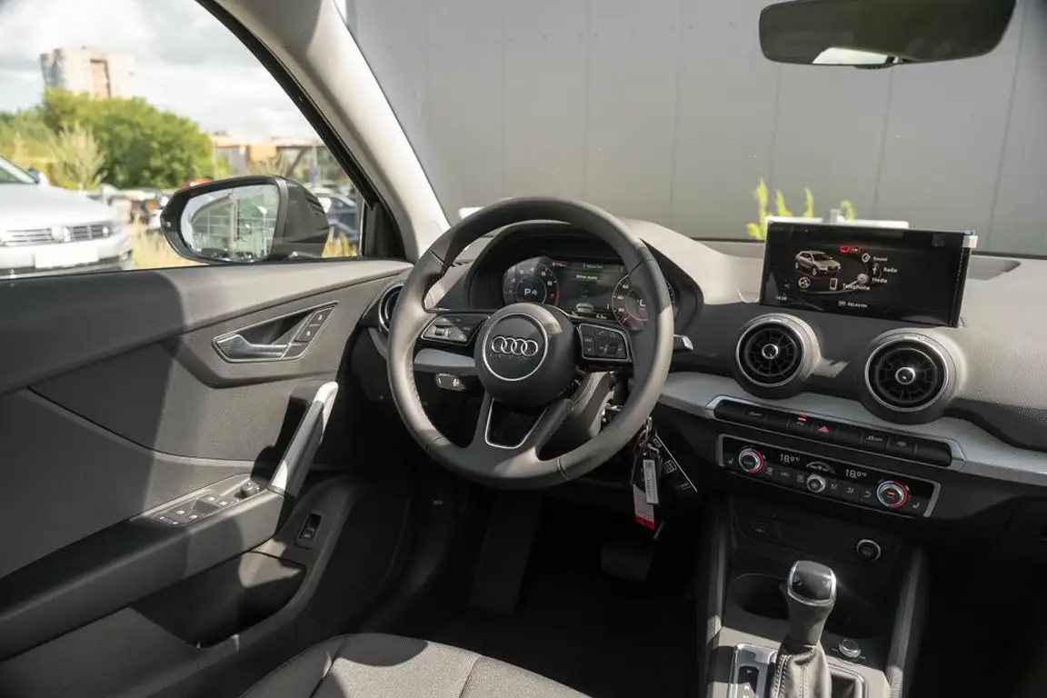 AUDI Q2