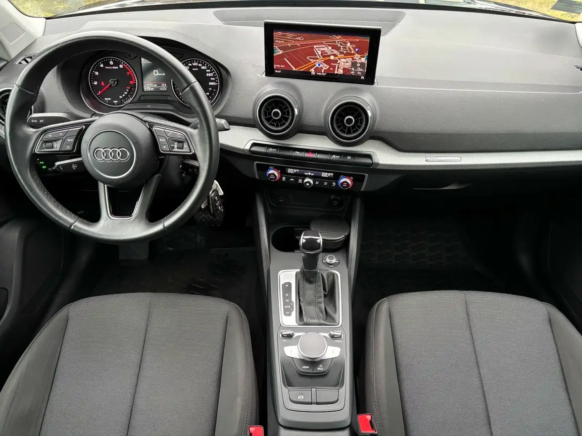 AUDI Q2