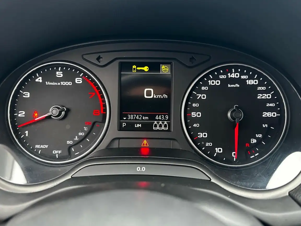 AUDI Q2