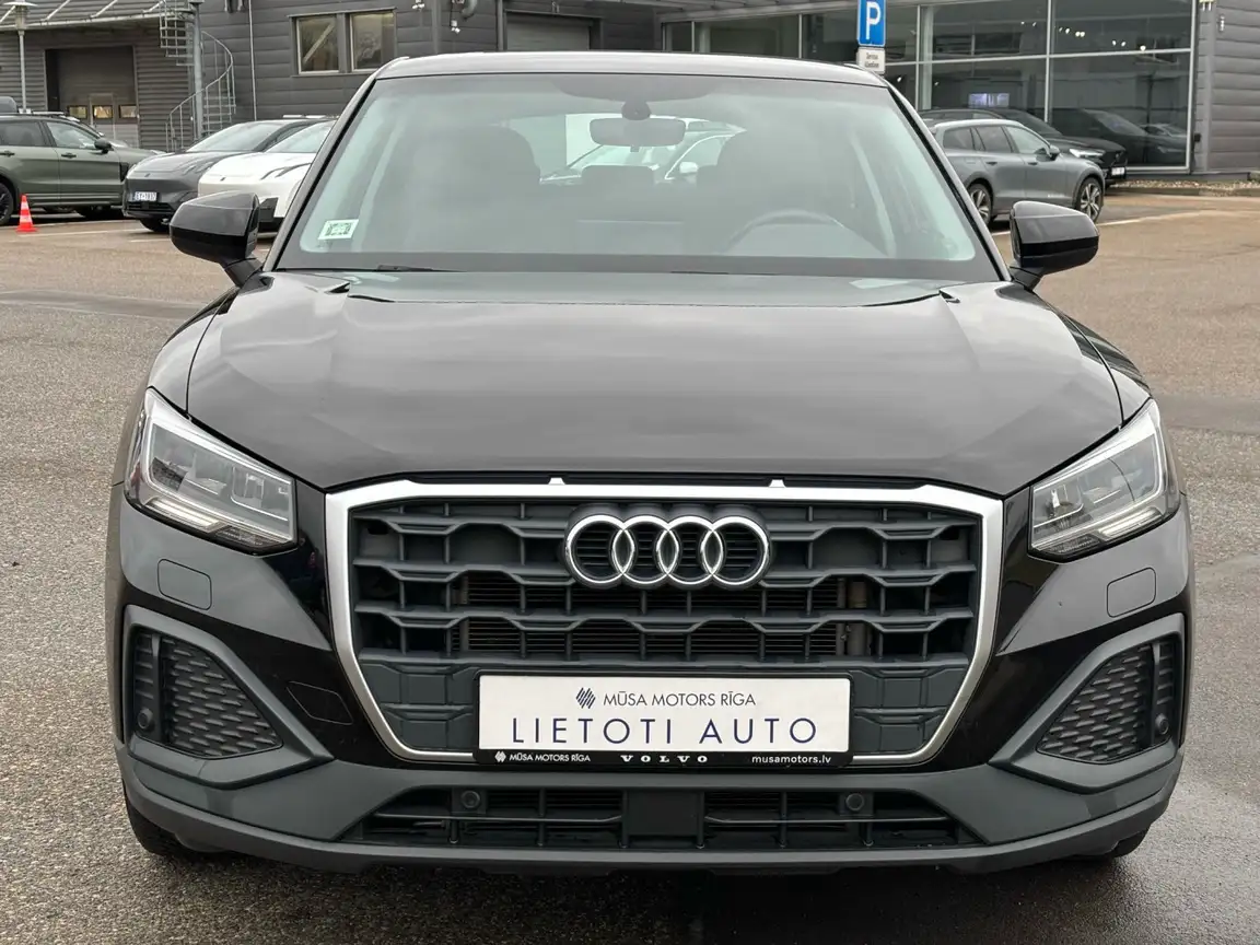 AUDI Q2