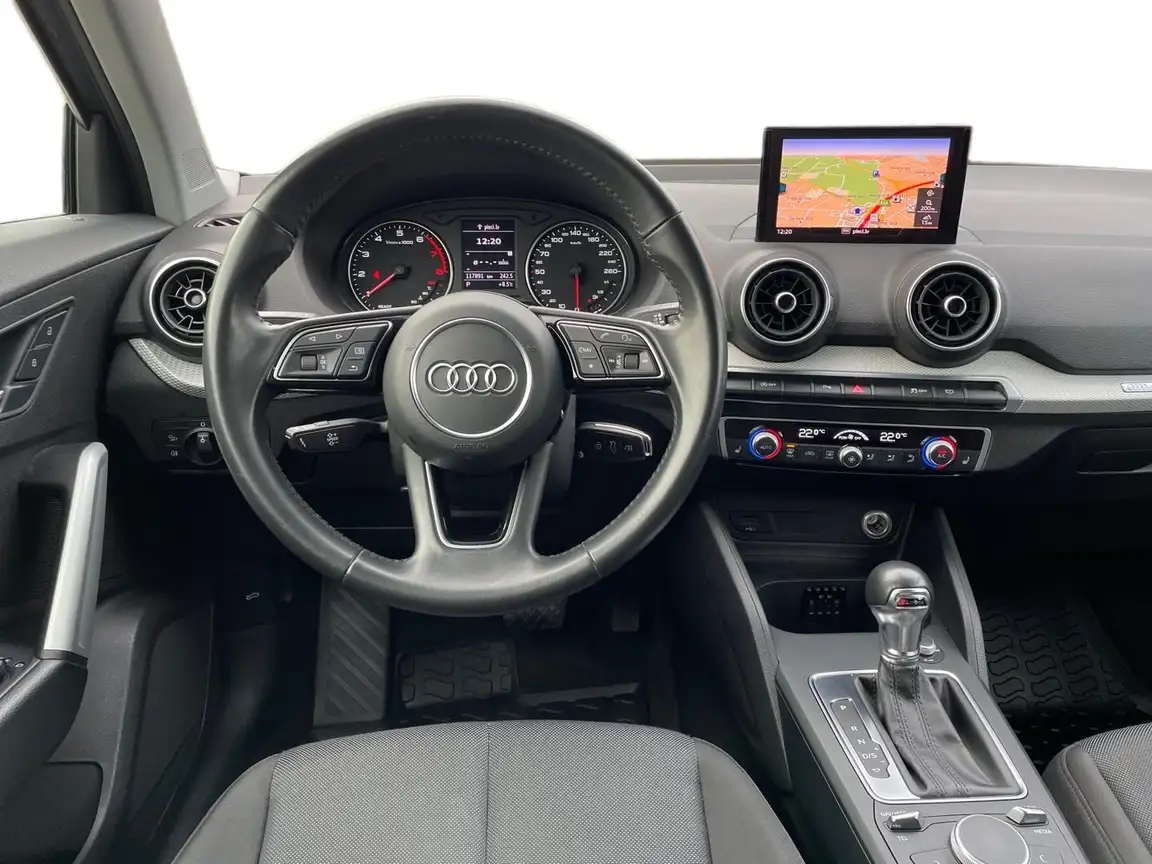 AUDI Q2