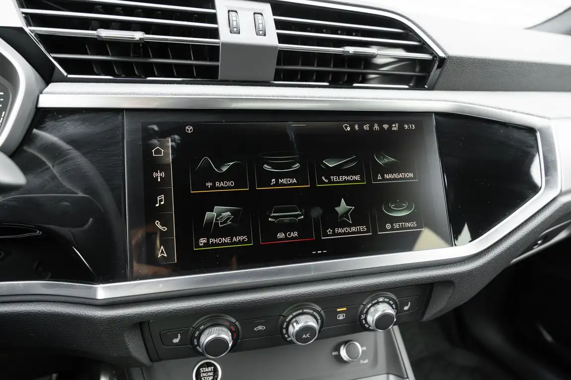 AUDI Q3