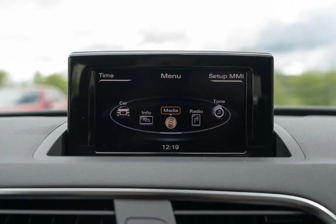 AUDI Q3