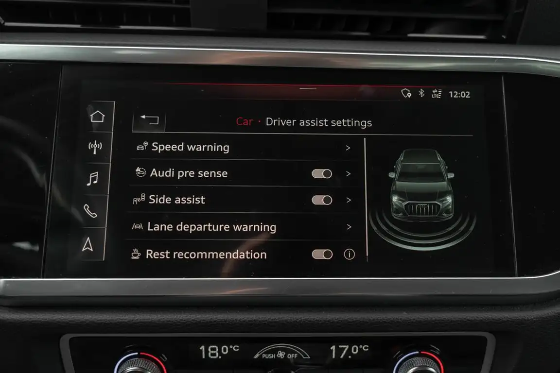 AUDI Q3