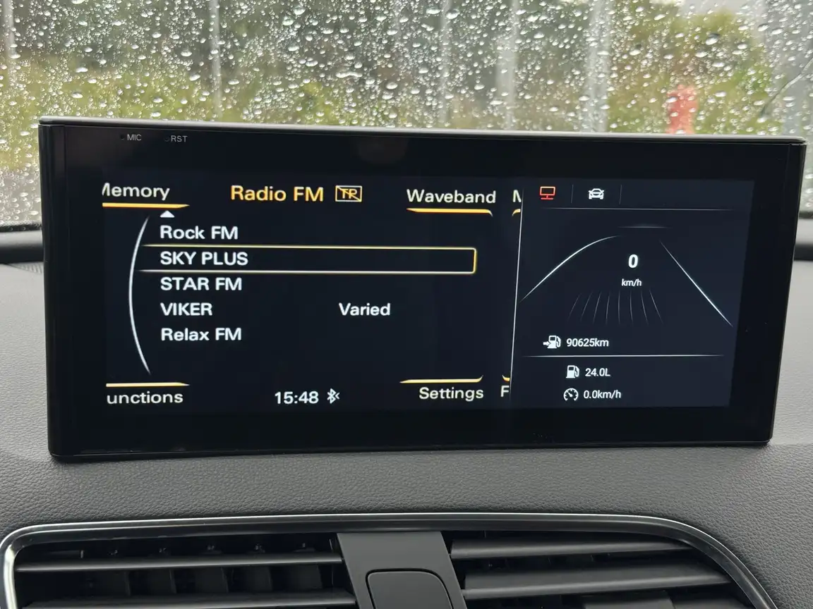 AUDI Q3