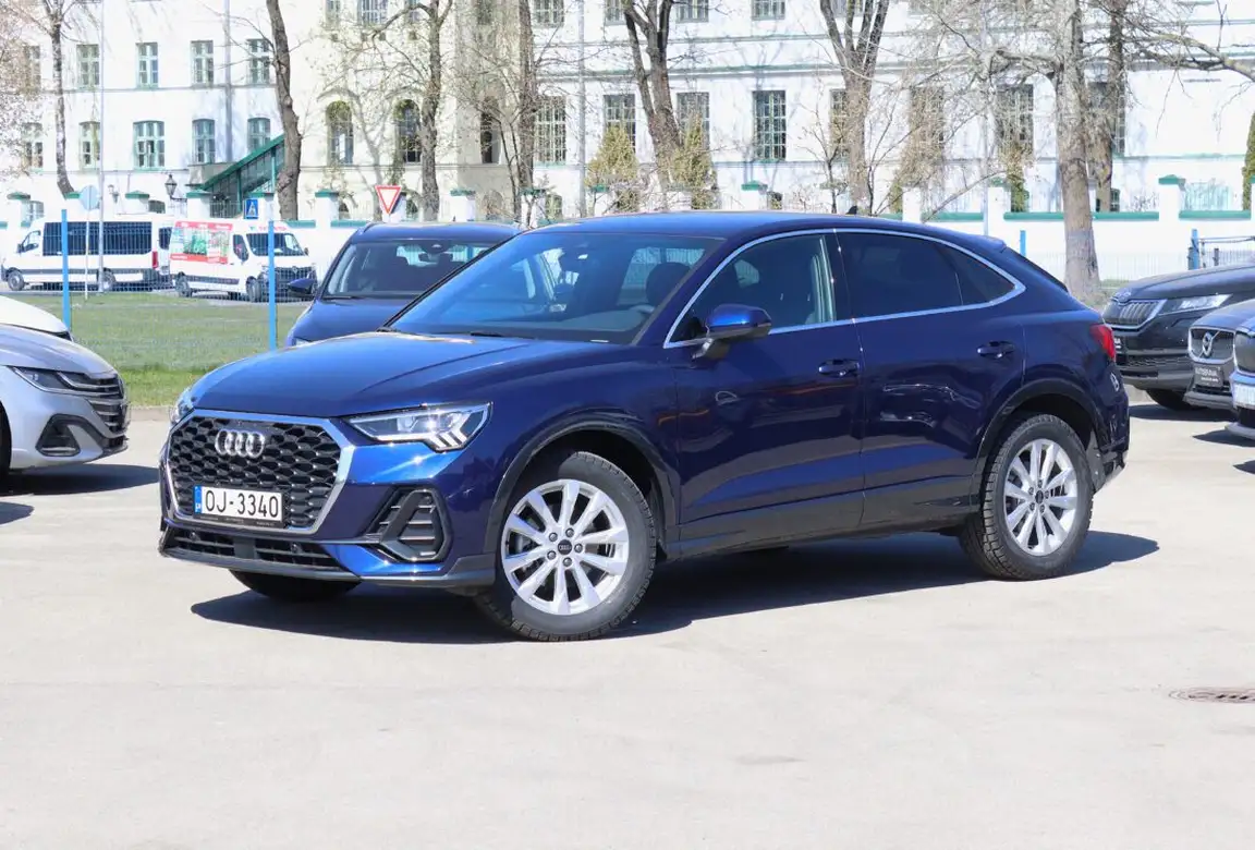 AUDI Q3