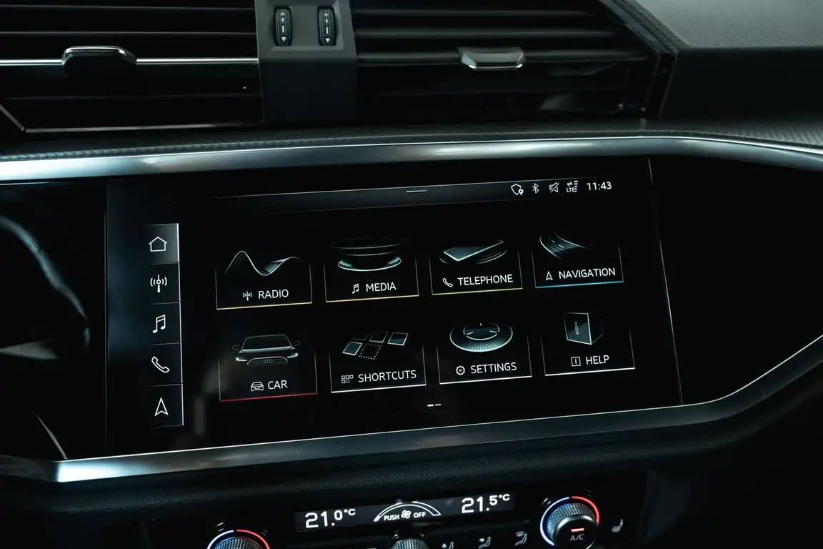 AUDI Q3