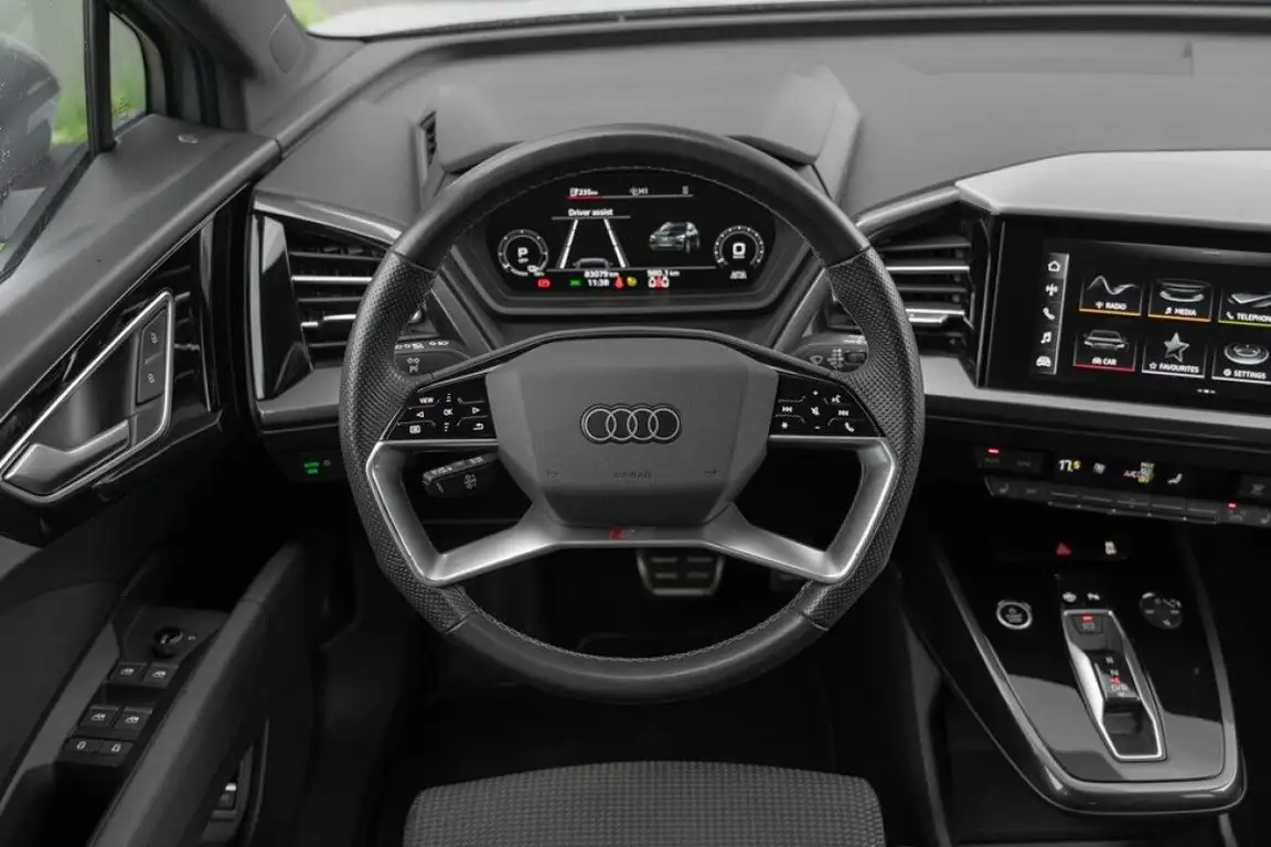 AUDI Q4 E-TRON