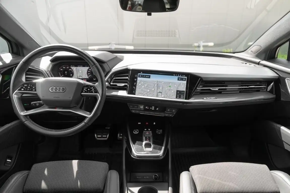 AUDI Q4 E-TRON