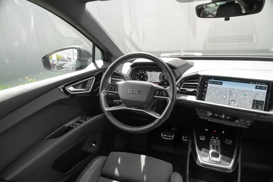 AUDI Q4 E-TRON