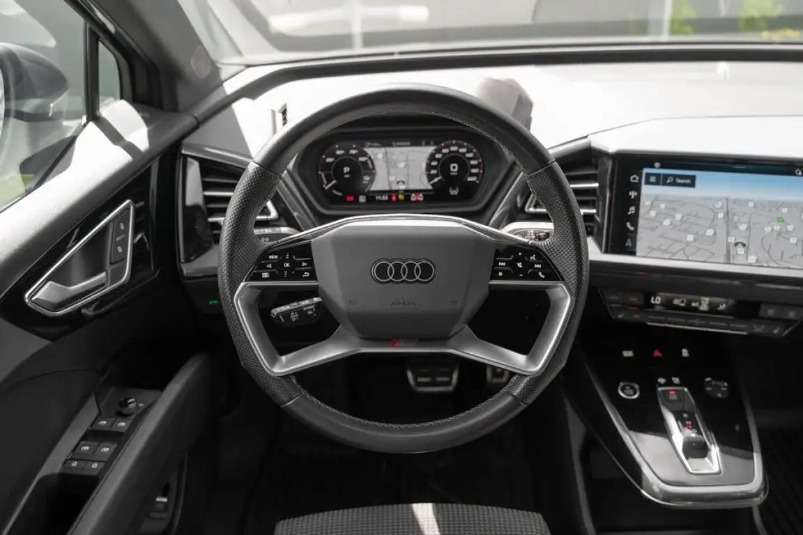 AUDI Q4 E-TRON