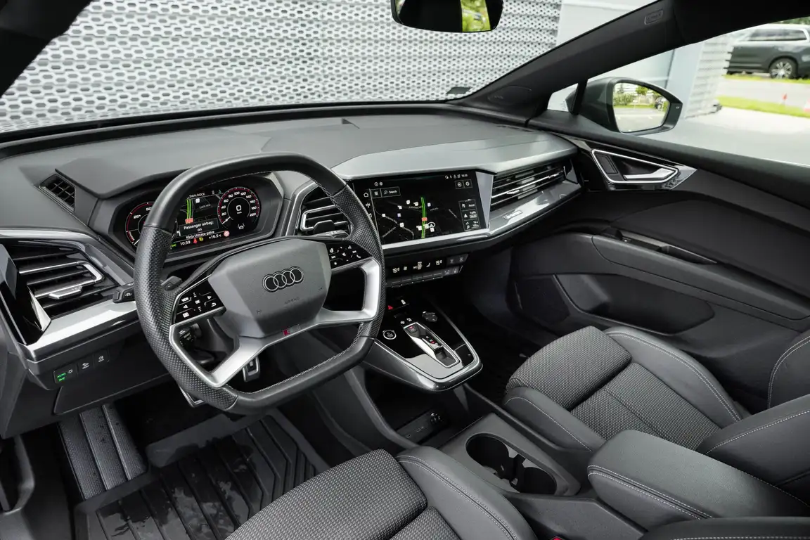 AUDI Q4 E-TRON