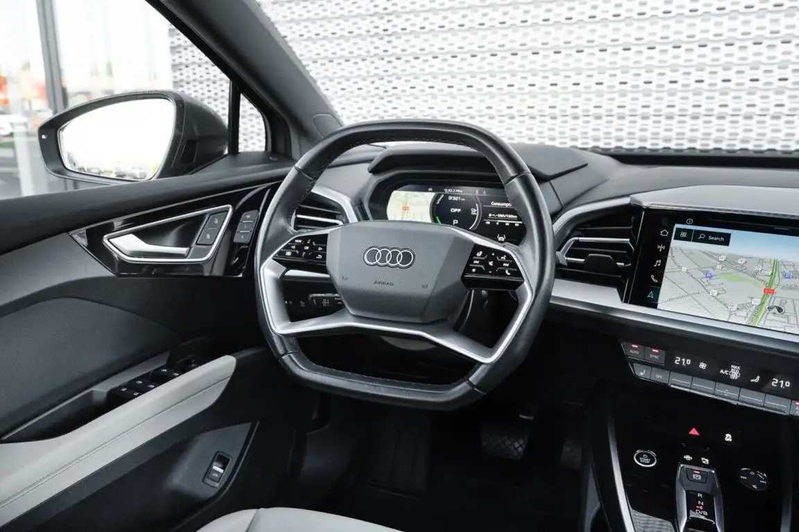 AUDI Q4 E-TRON