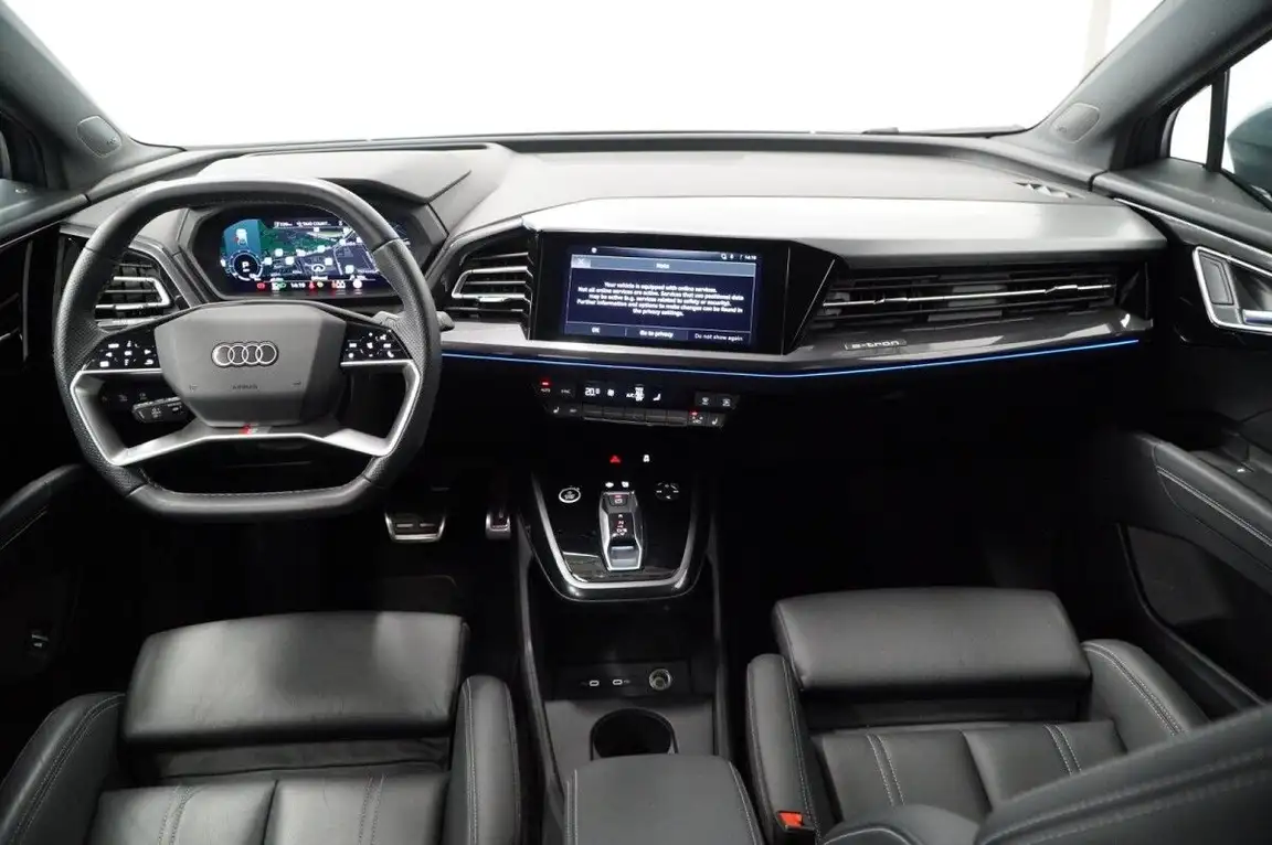 AUDI Q4 E-TRON