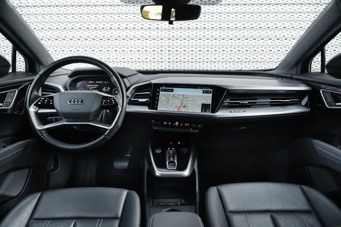 AUDI Q4 E-TRON