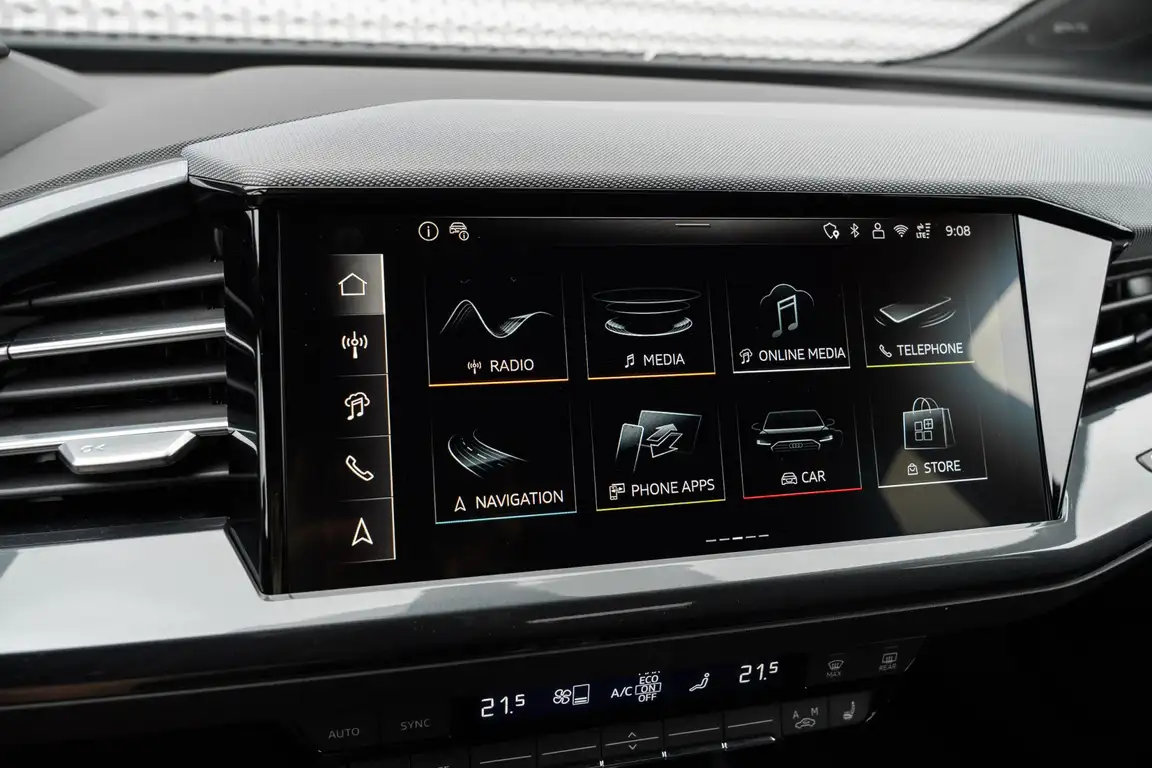 AUDI Q4 E-TRON