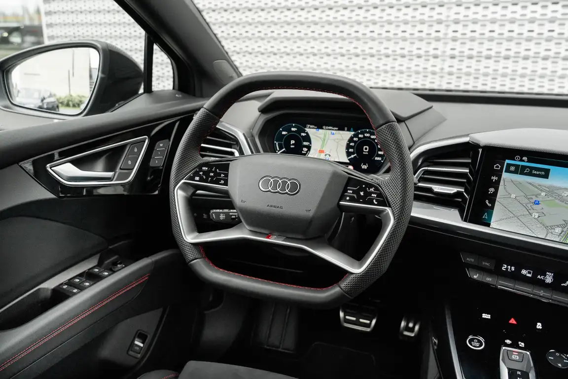 AUDI Q4 E-TRON