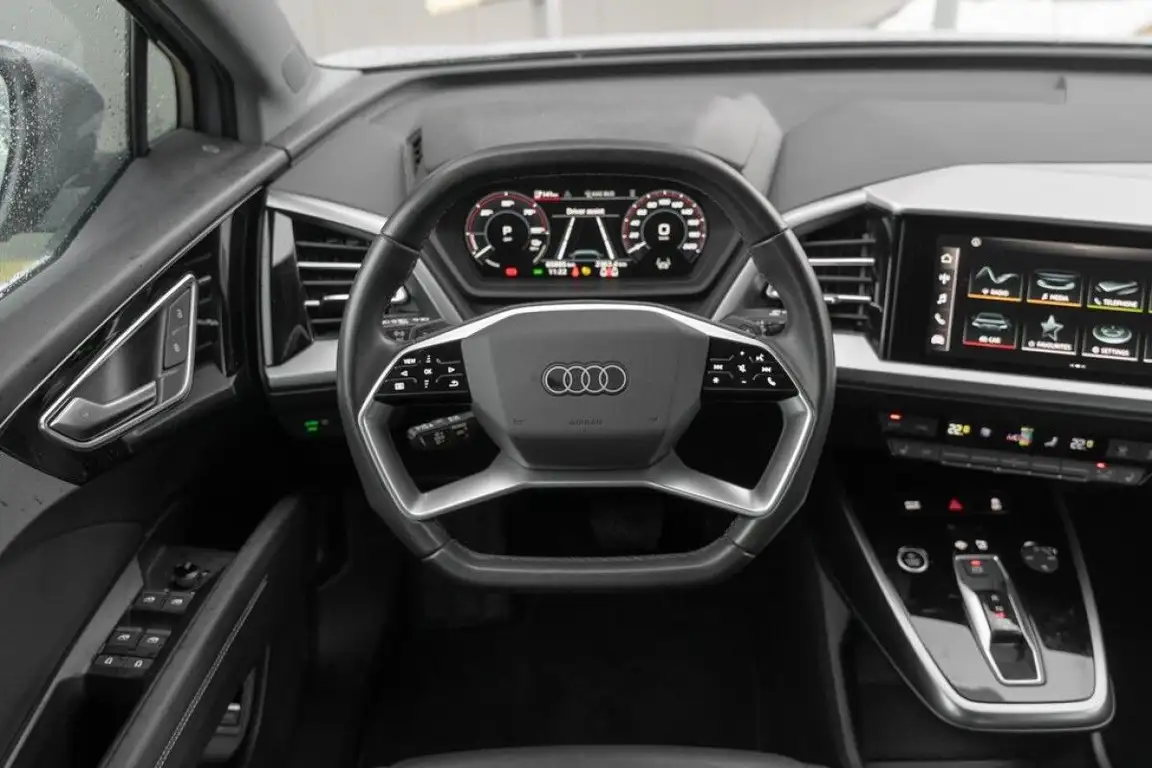 AUDI E-TRON