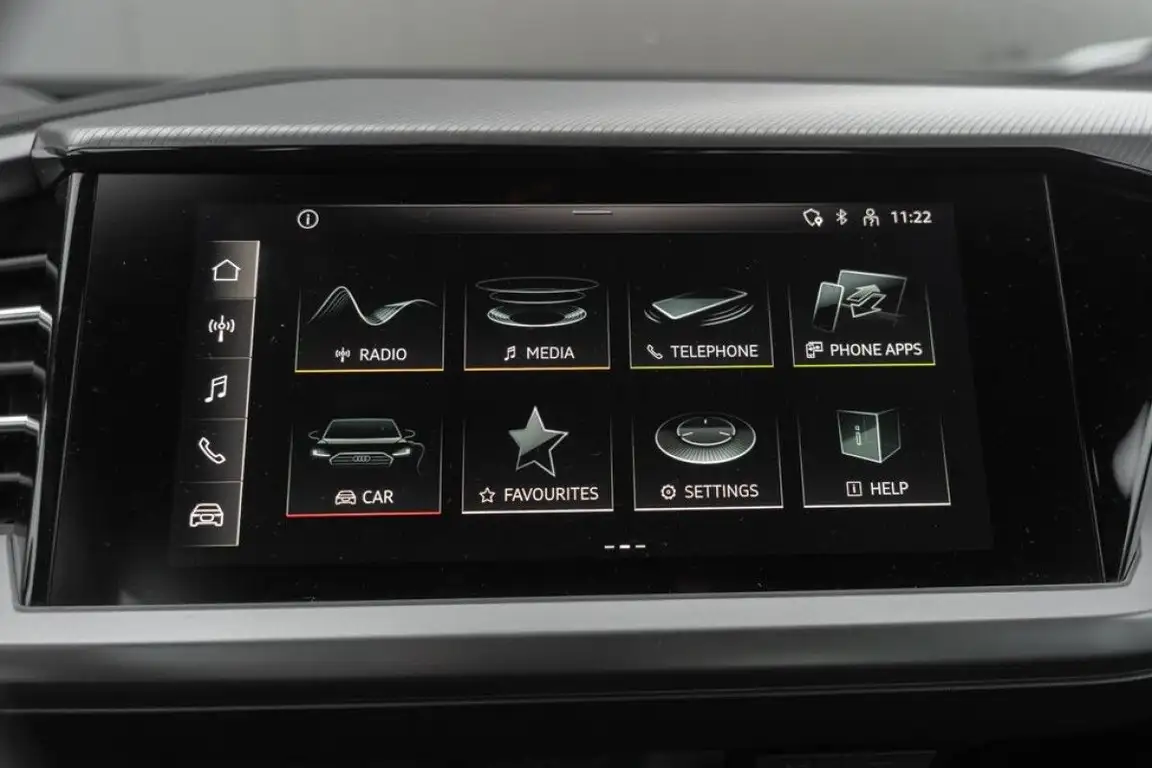 AUDI E-TRON