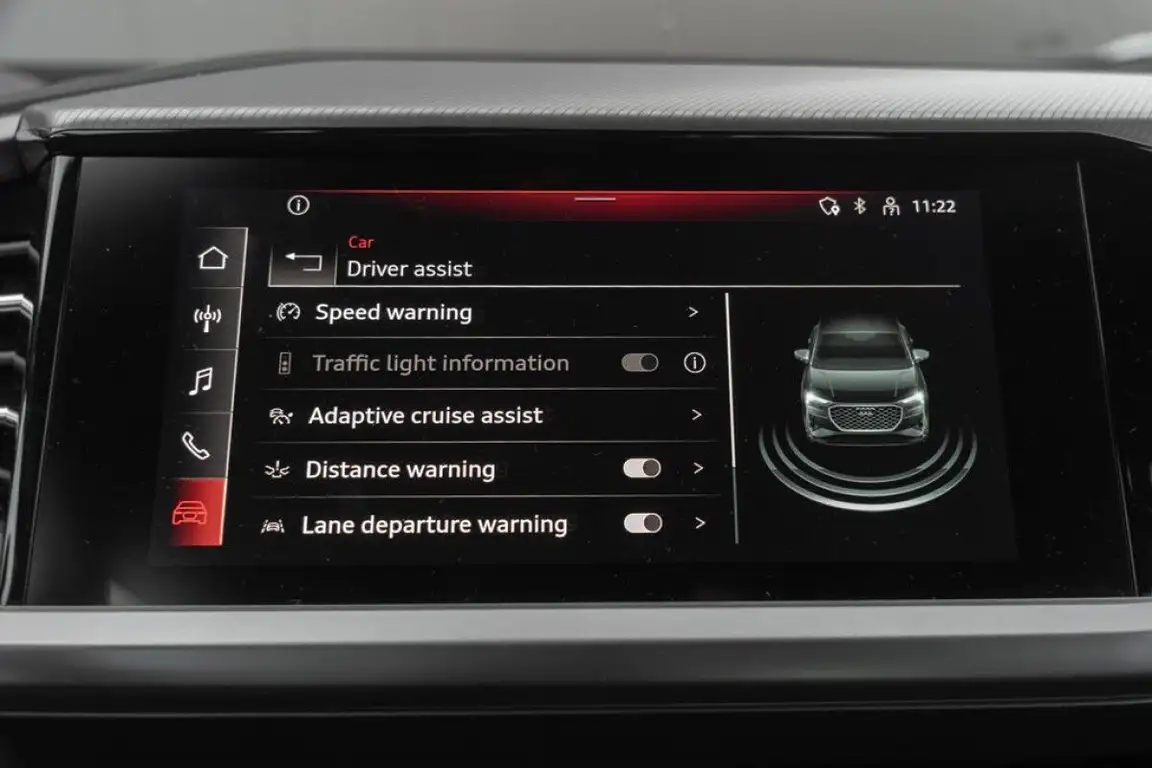 AUDI E-TRON