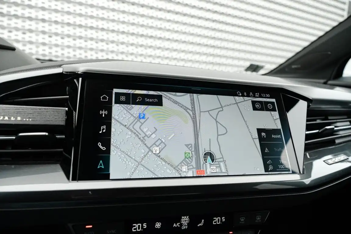 AUDI E-TRON