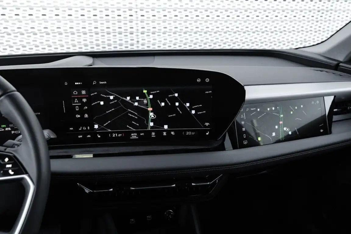 AUDI Q6