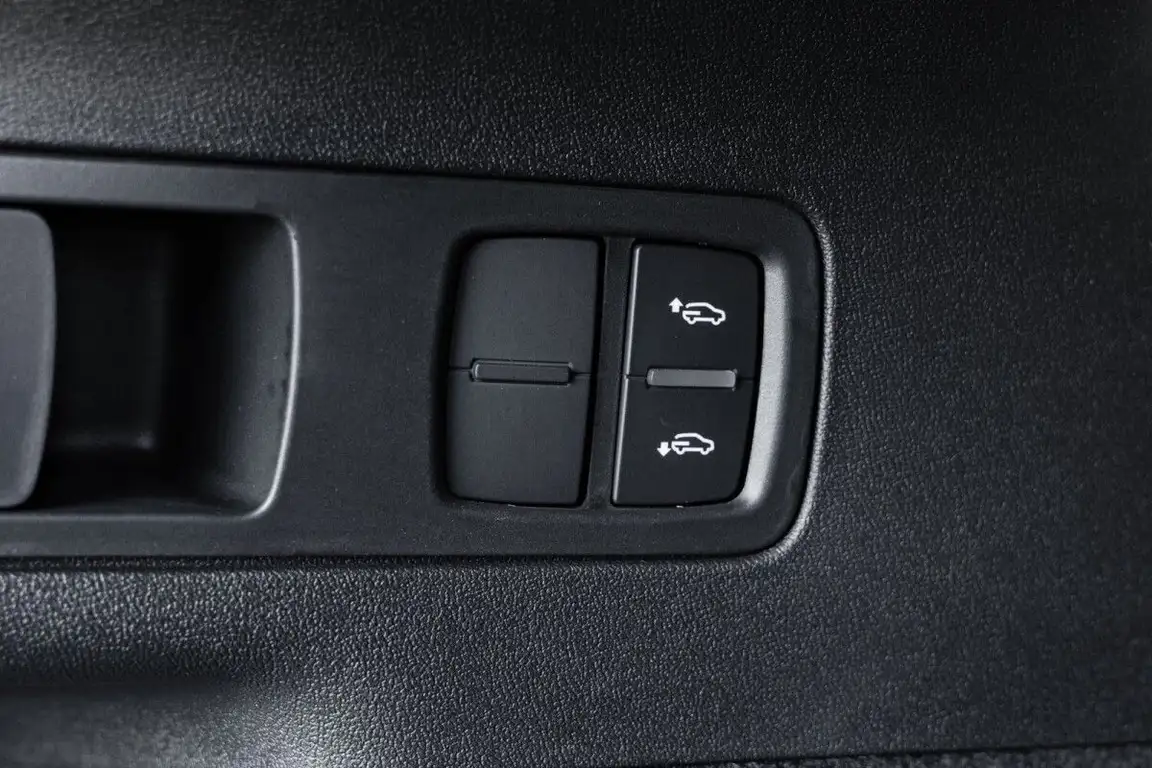 AUDI Q6