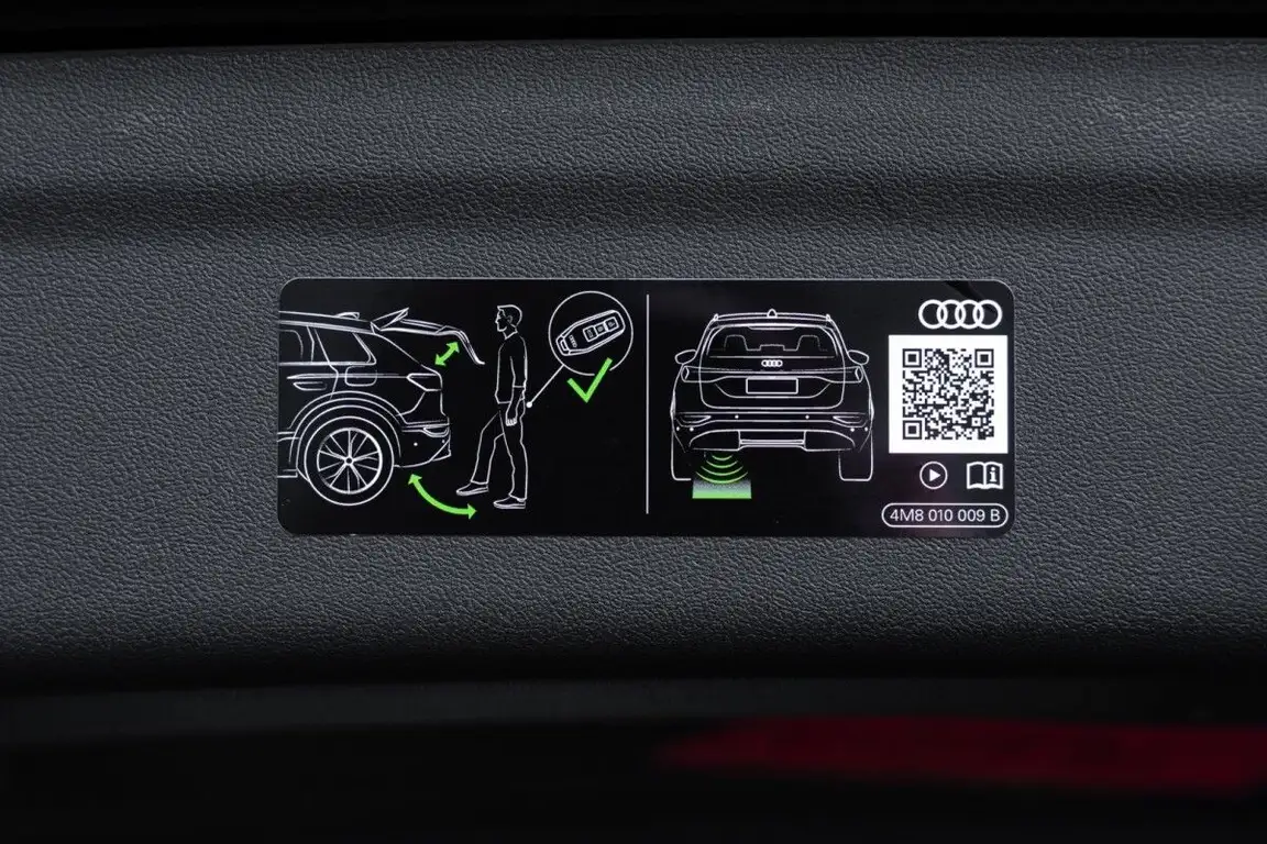 AUDI Q6