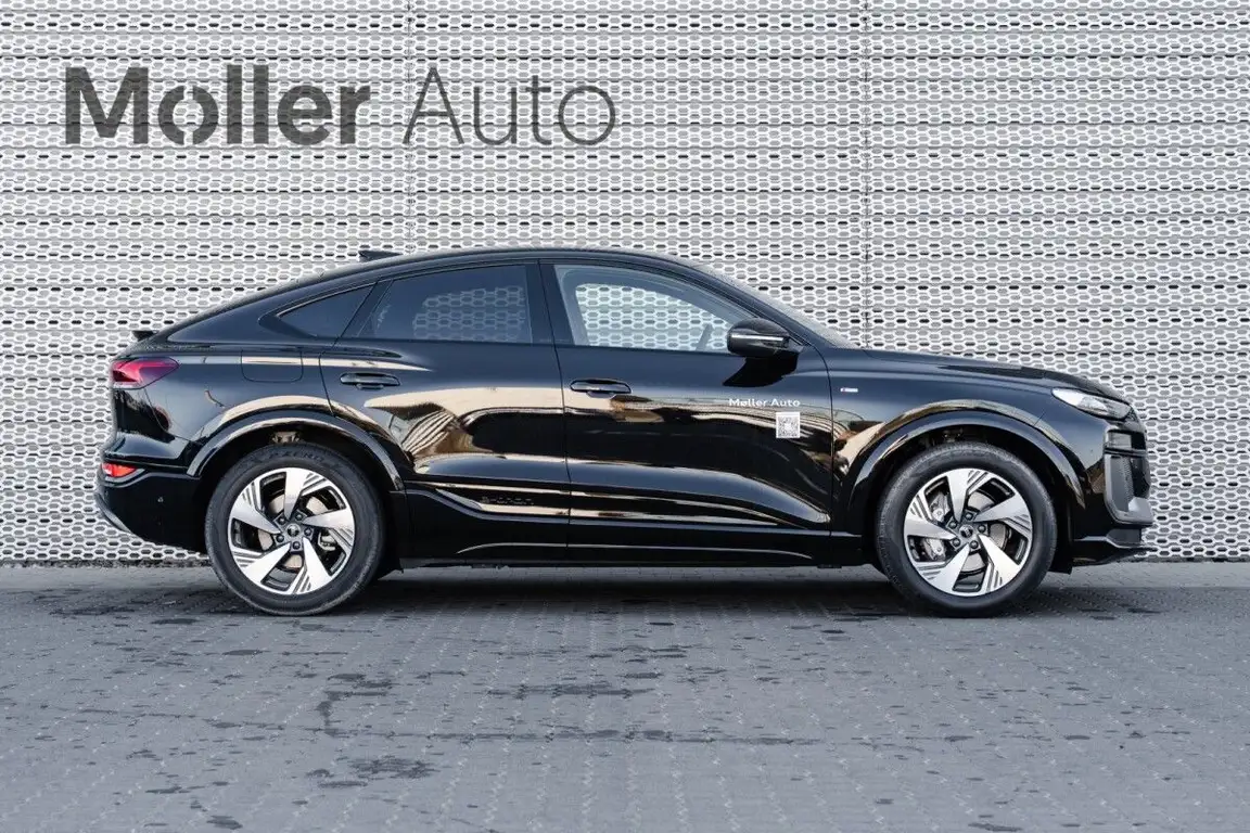 AUDI Q6