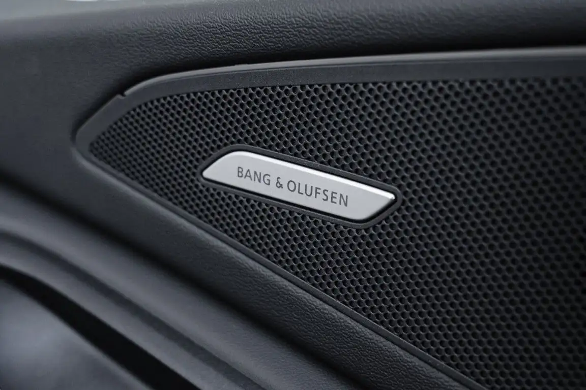 AUDI Q6