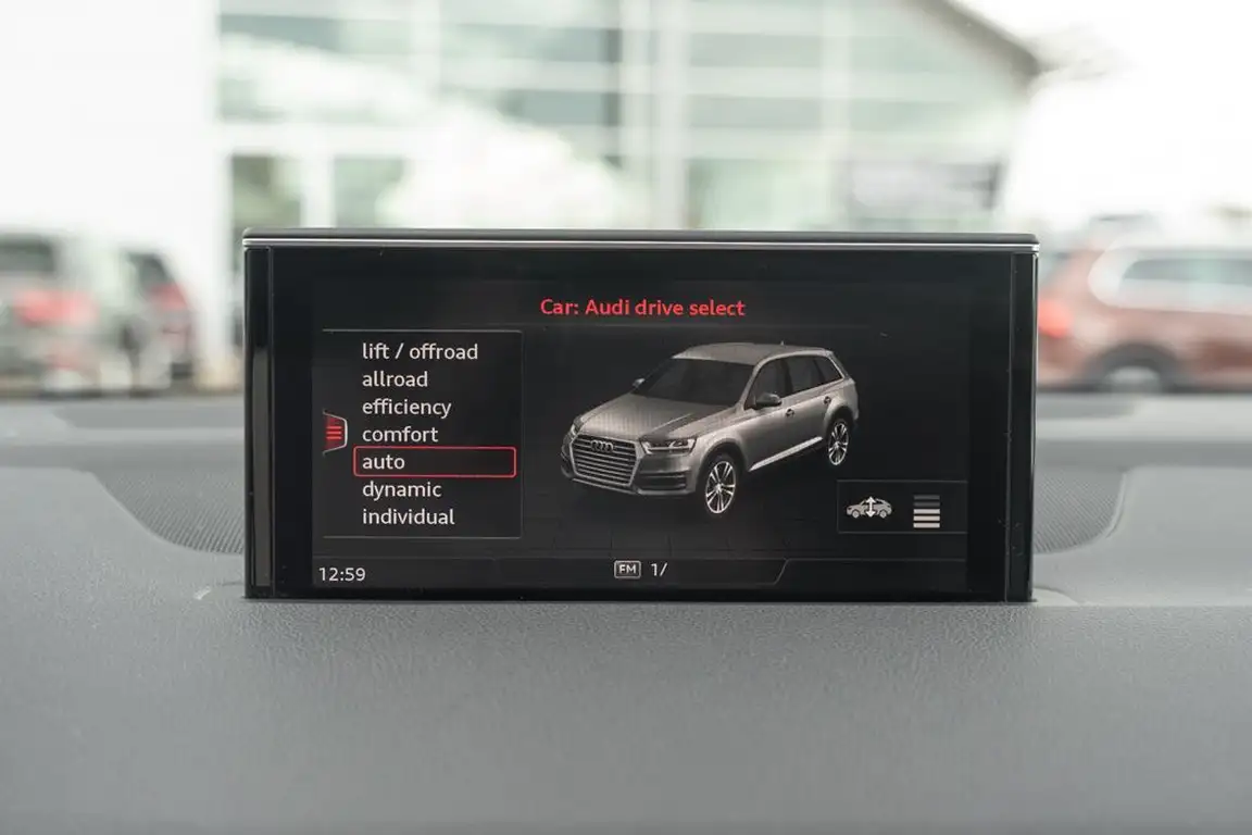 AUDI Q7