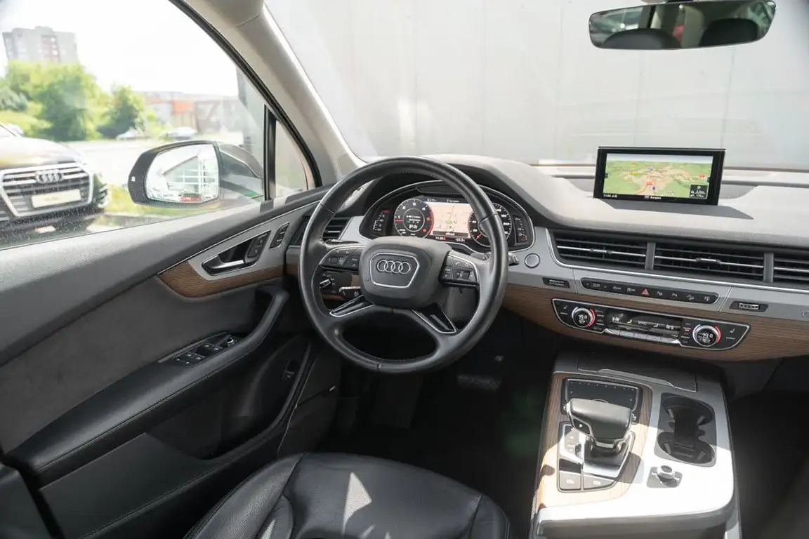 AUDI Q7