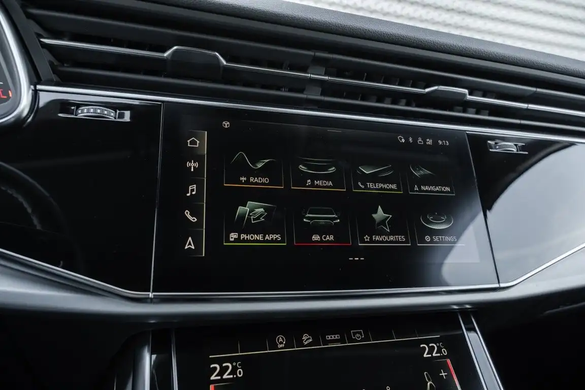 AUDI Q7